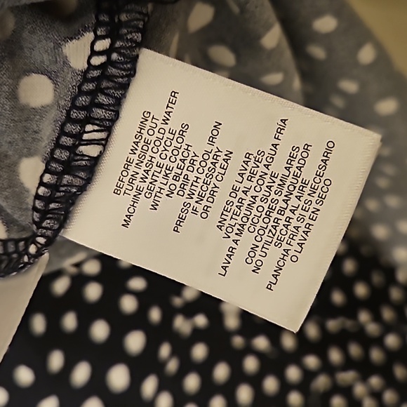 Anne Klein, size large, woman's top, black and with white pokadots, 3/4 sleeves - Picture 6 of 9